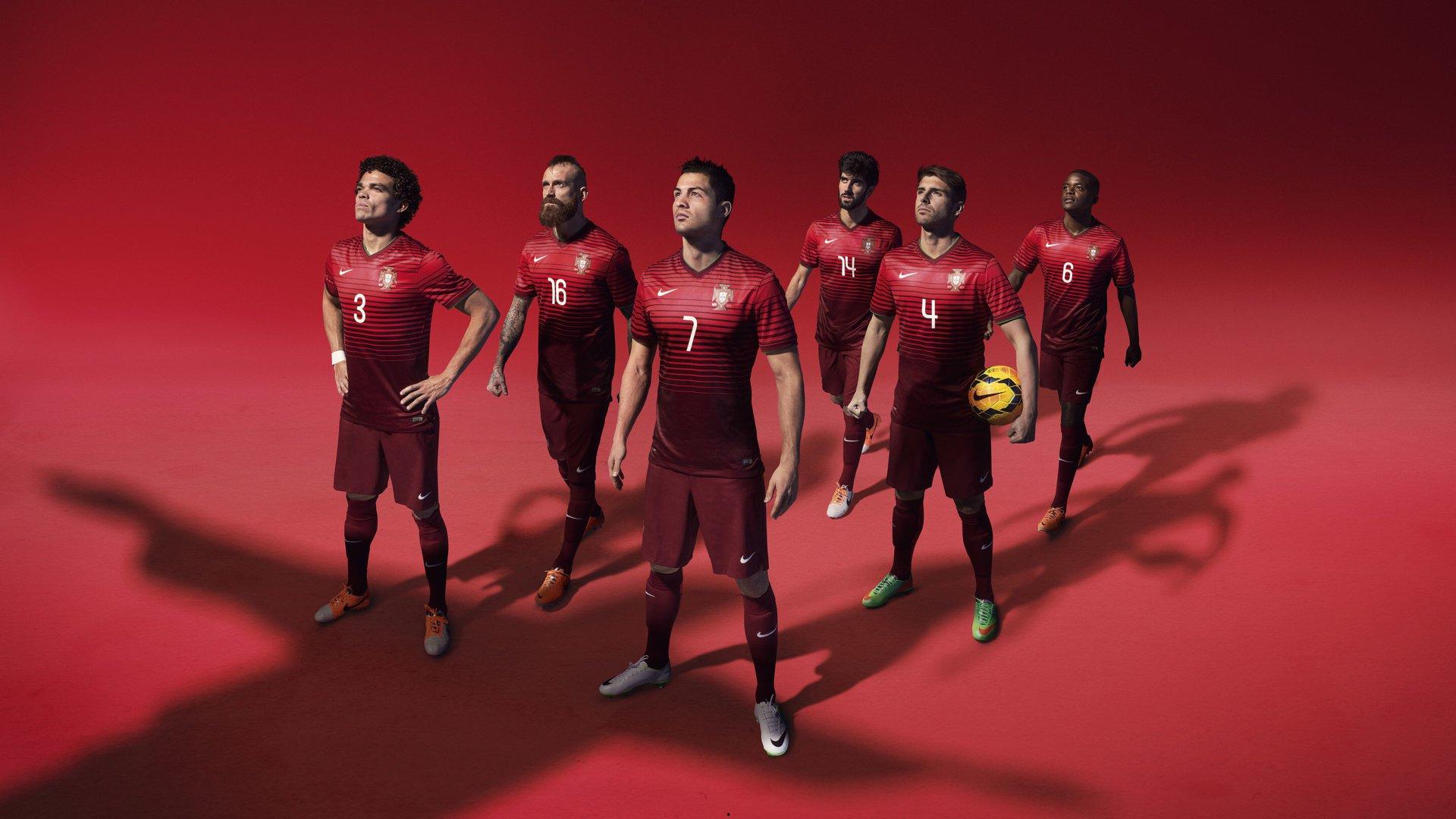 拉美媒体曝欧洲三大豪门竞逐厄瓜多尔新星,17岁中场卡斯蒂略引发拜仁、曼联、马竞争夺战