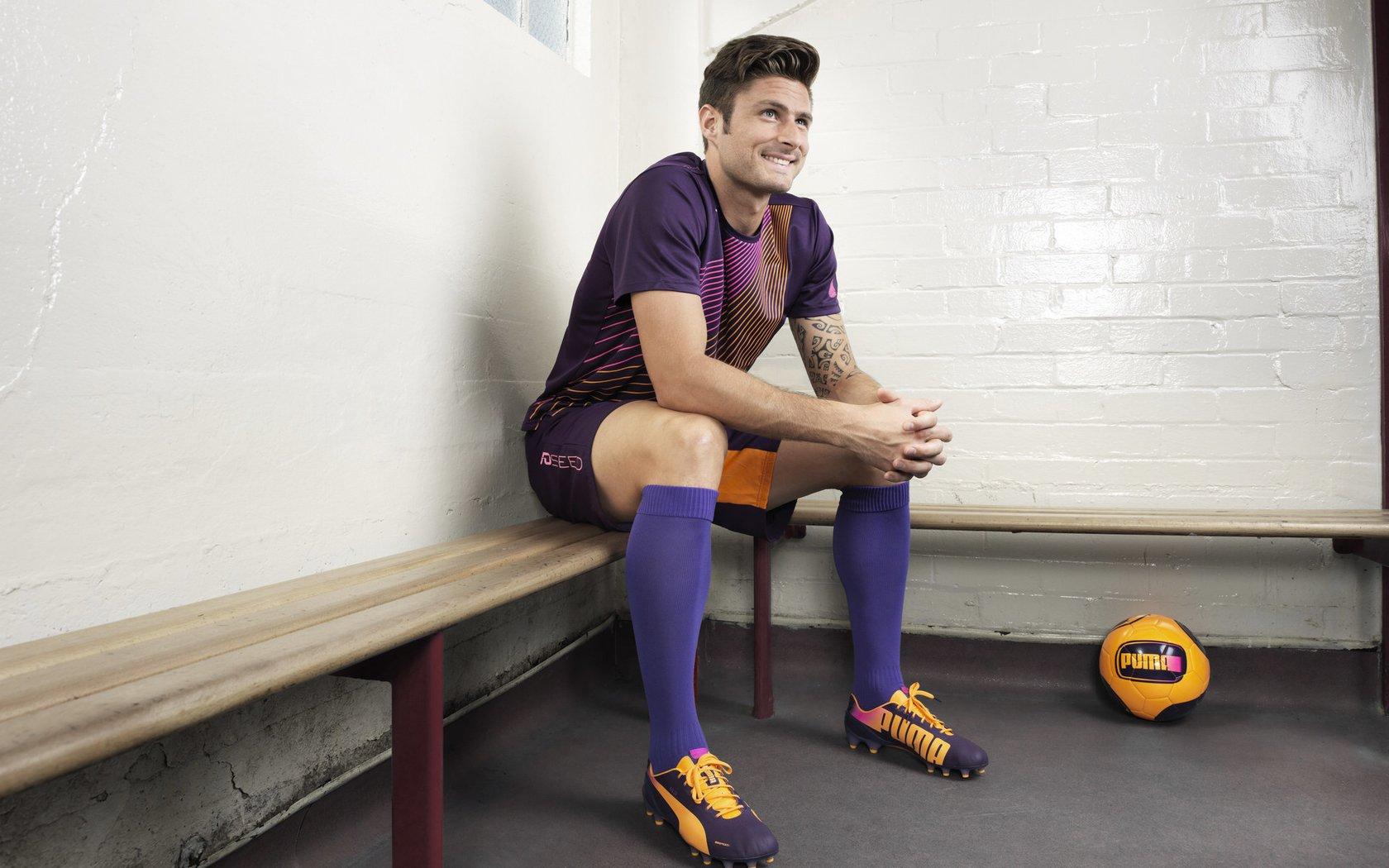 前曼联青训球员揭秘，我用ChatGPT谈判合同，它是我最好的经纪人